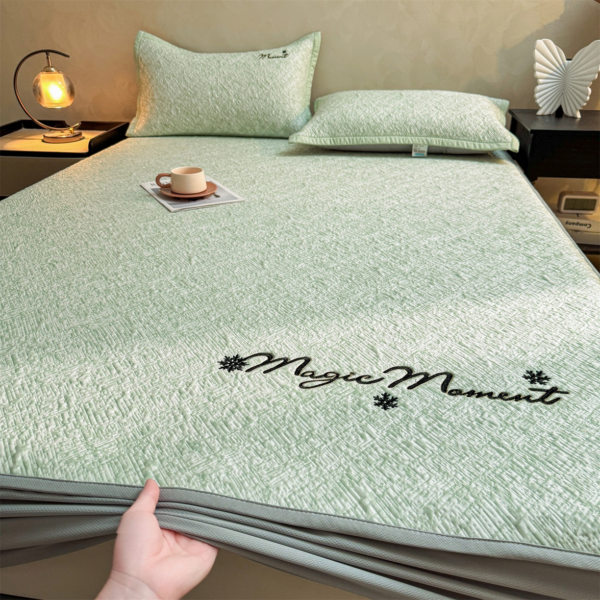 91家纺网 家纺一手货源 找家纺 慕木家纺 2026新款巴洛克刺绣系列冰豆豆凉席和床笠凉席席子空调软席 巴洛克-绿 床笠款