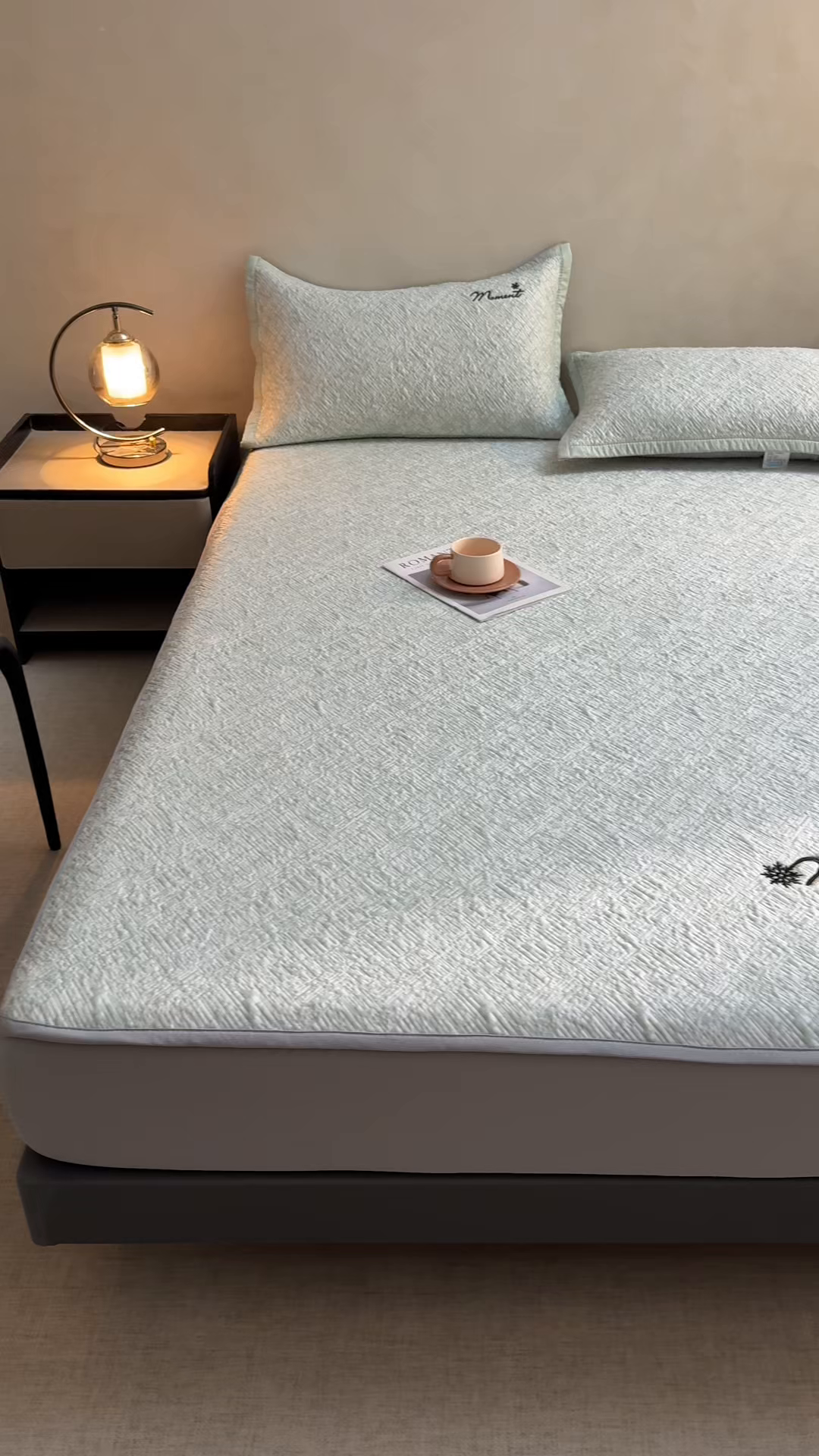 91家纺网 家纺一手货源 找家纺 慕木家纺 2026新款巴洛克刺绣系列冰豆豆凉席和床笠凉席席子空调软席 巴洛克-绿 床笠款