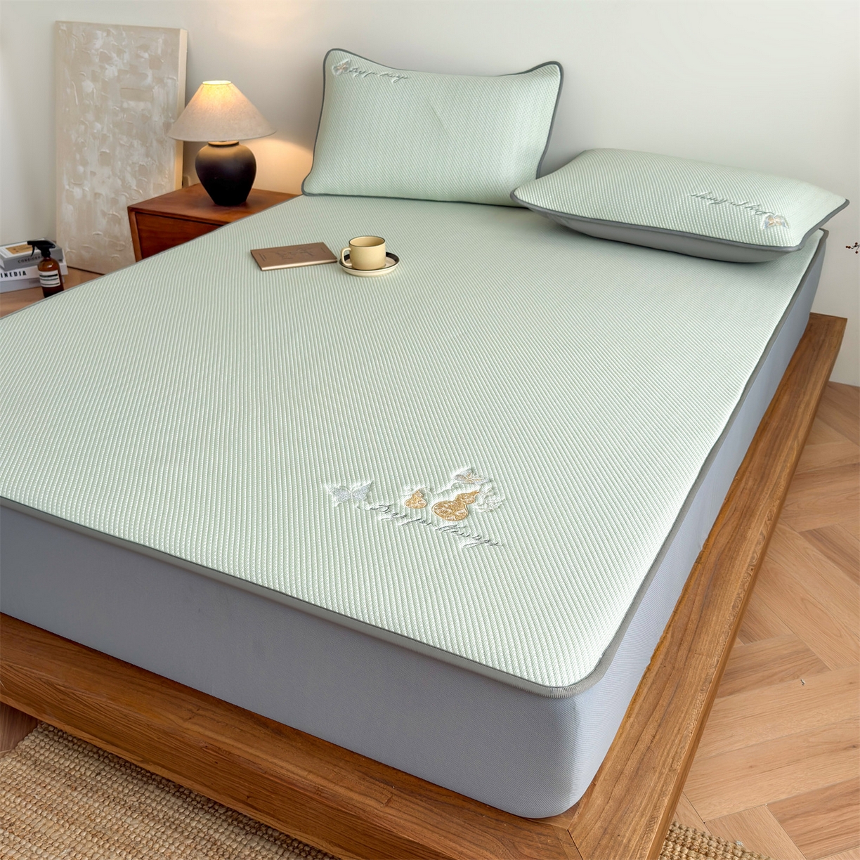 91家纺网 家纺一手货源 找家纺 女子家纺 2026新款5A抗菌PE提花凉感席 蝶舞福禄-绿（床笠款）