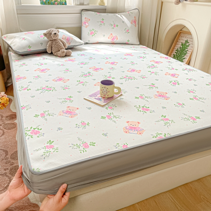 91家纺网 家纺一手货源 找家纺 女子家纺 2026新款斜纹凉感豆豆床笠款 床笠-粉花软熊