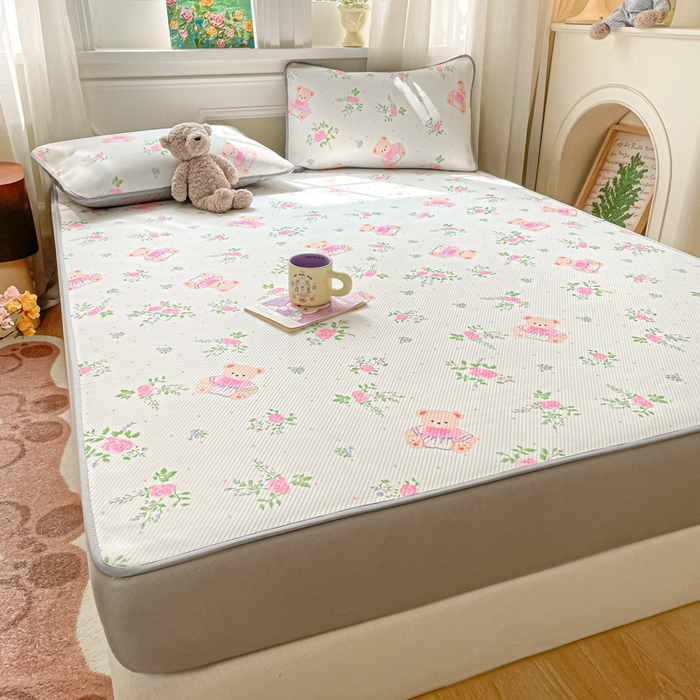 91家纺网 家纺一手货源 找家纺 女子家纺 2026新款斜纹凉感豆豆床笠款 床笠-粉花软熊