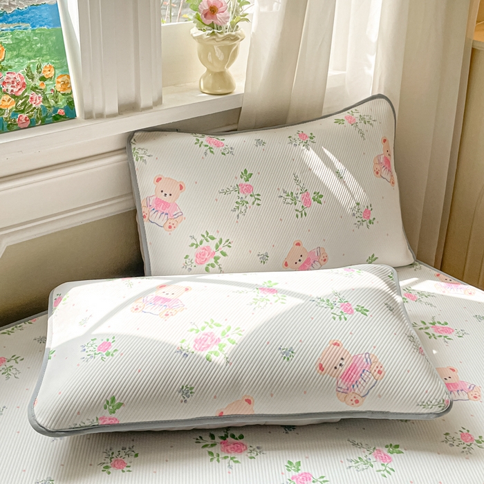 91家纺网 家纺一手货源 找家纺 女子家纺 2026新款斜纹凉感豆豆床笠款 床笠-粉花软熊