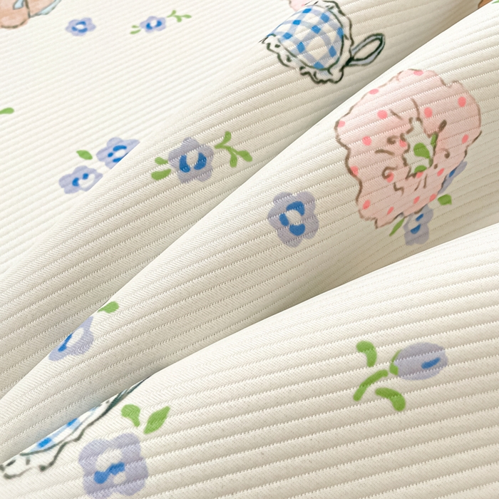 91家纺网 家纺一手货源 找家纺 女子家纺 2026新款斜纹凉感豆豆床笠款 床笠-花筐奶兔