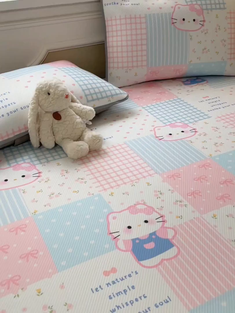 91家纺网 家纺一手货源 找家纺 女子家纺 2026新款斜纹凉感豆豆床笠款 床笠-粉蓝萌猫