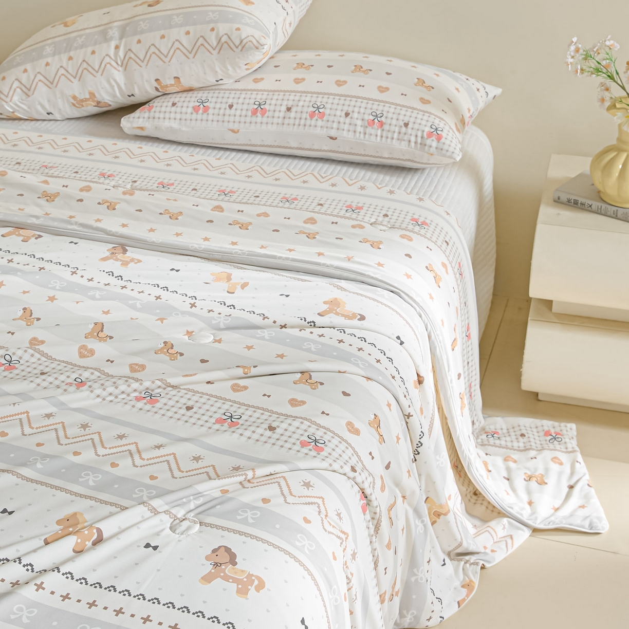 91家纺网 家纺一手货源 找家纺 一加一 2026新款A类凉感冰皮印花冰蚕被夏被夏凉被空调被 木马时光