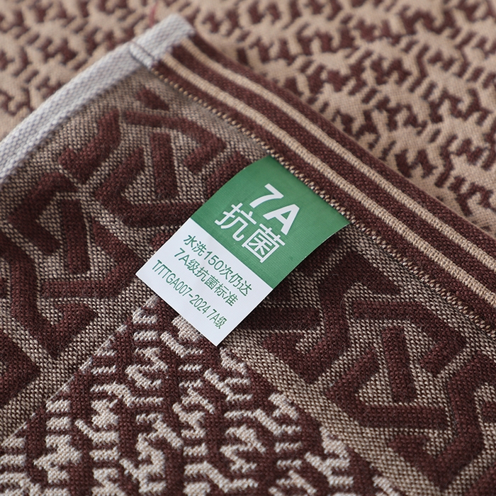 91家纺网 家纺一手货源 找家纺 娇兰毛巾 2026新款安心棉长效抗菌全棉a类加厚加双绑带防滑枕巾 棉罗织锦