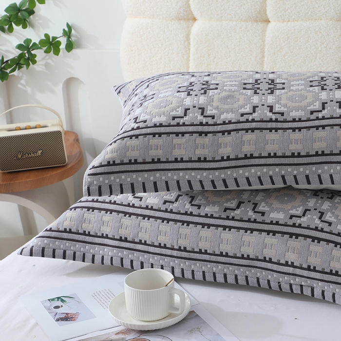 91家纺网 家纺一手货源 找家纺 娇兰毛巾 2026新款安心棉长效抗菌全棉a类加厚加双绑带防滑枕巾 水墨菱歌