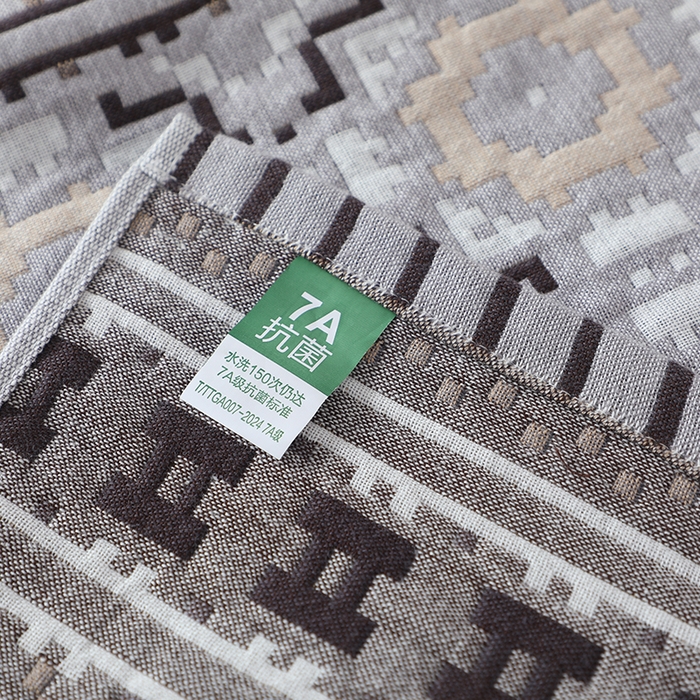 91家纺网 家纺一手货源 找家纺 娇兰毛巾 2026新款安心棉长效抗菌全棉a类加厚加双绑带防滑枕巾 水墨菱歌