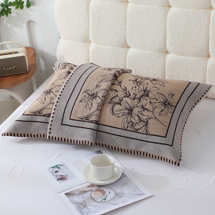 91家纺网 家纺一手货源 找家纺 娇兰毛巾 2026新款安心棉长效抗菌全棉a类加厚加双绑带防滑枕巾 花影觅踪