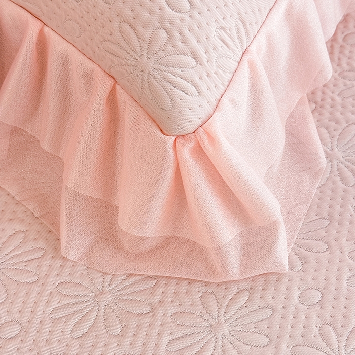 91家纺网 家纺一手货源 找家纺 （总）苏米娜家纺SUMINA 2026春夏新款PE高分子双层蕾丝刺绣花边床裙款凉席三件套-伊莉莎系列