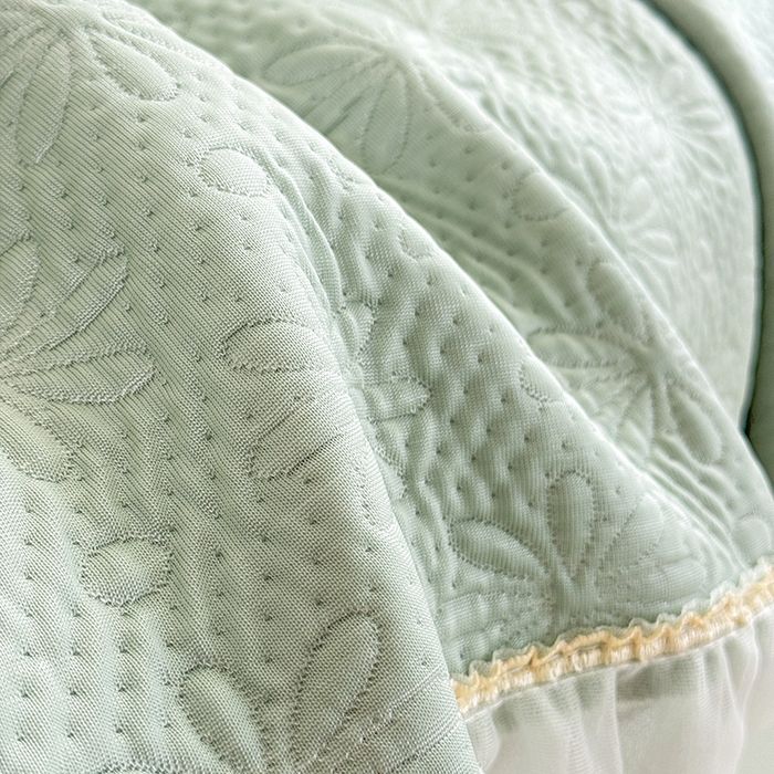 91家纺网 家纺一手货源 找家纺 苏米娜家纺SUMINA 2026春夏新款PE高分子双层蕾丝刺绣花边床裙款凉席三件套-伊莉莎系列 伊莉莎-清新绿