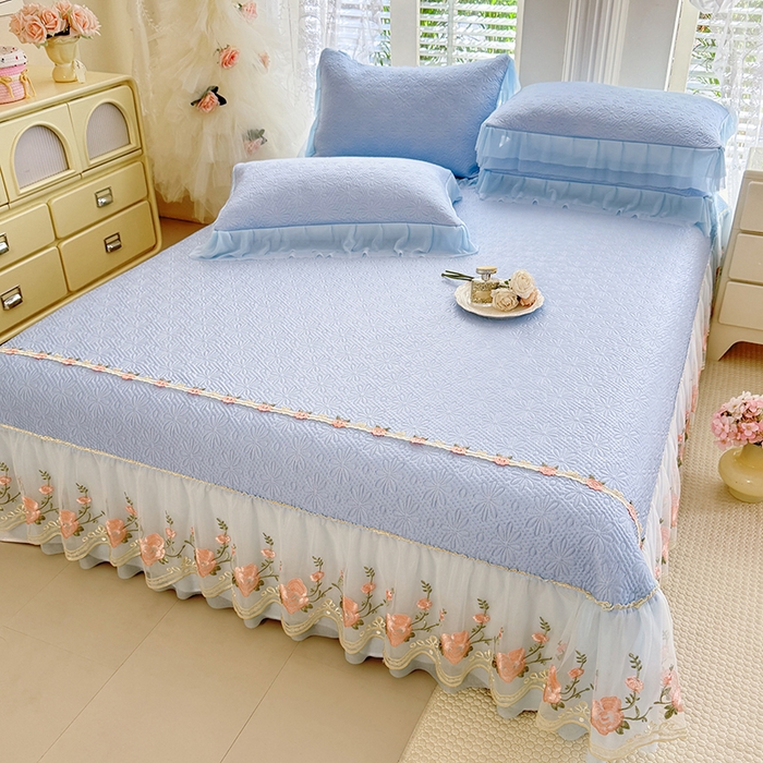 91家纺网 家纺一手货源 找家纺 苏米娜家纺SUMINA 2026春夏新款PE高分子双层蕾丝刺绣花边床裙款凉席三件套-伊莉莎系列 伊莉莎-兰屿