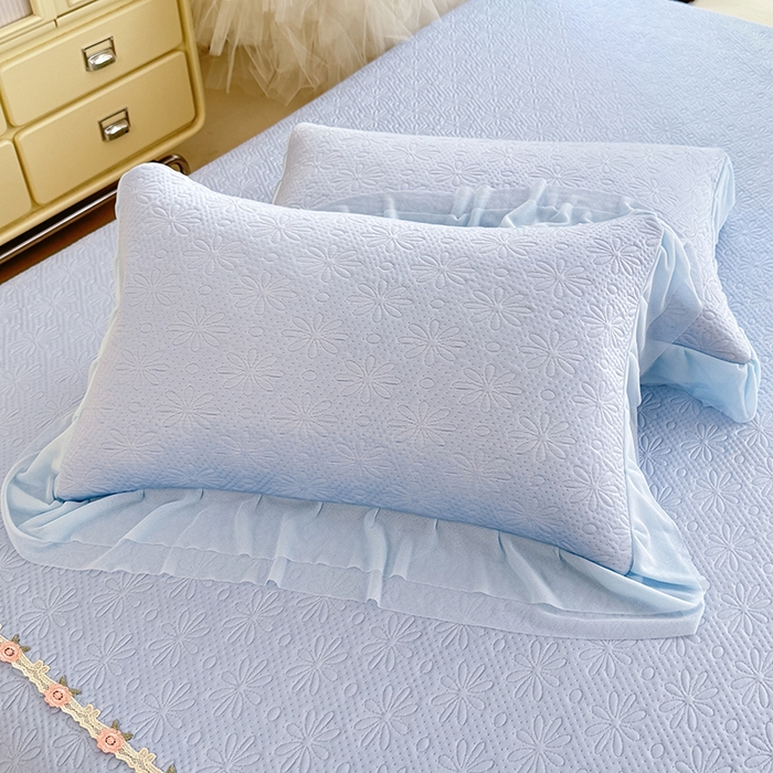 91家纺网 家纺一手货源 找家纺 苏米娜家纺SUMINA 2026春夏新款PE高分子双层蕾丝刺绣花边床裙款凉席三件套-伊莉莎系列 伊莉莎-兰屿