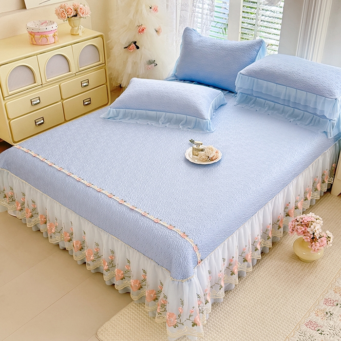 91家纺网 家纺一手货源 找家纺 苏米娜家纺SUMINA 2026春夏新款PE高分子双层蕾丝刺绣花边床裙款凉席三件套-伊莉莎系列 伊莉莎-兰屿