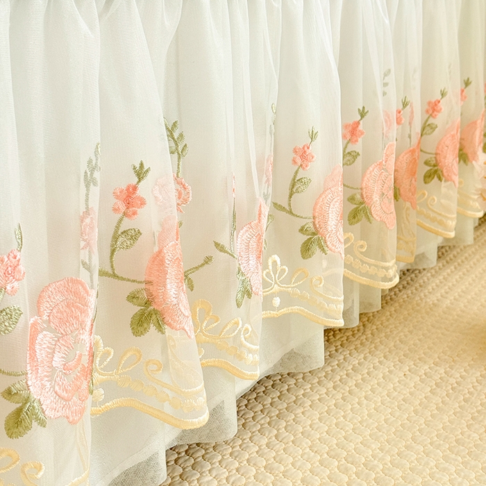 91家纺网 家纺一手货源 找家纺 苏米娜家纺SUMINA 2026春夏新款PE高分子双层蕾丝刺绣花边床裙款凉席三件套-伊莉莎系列 伊莉莎-清新绿