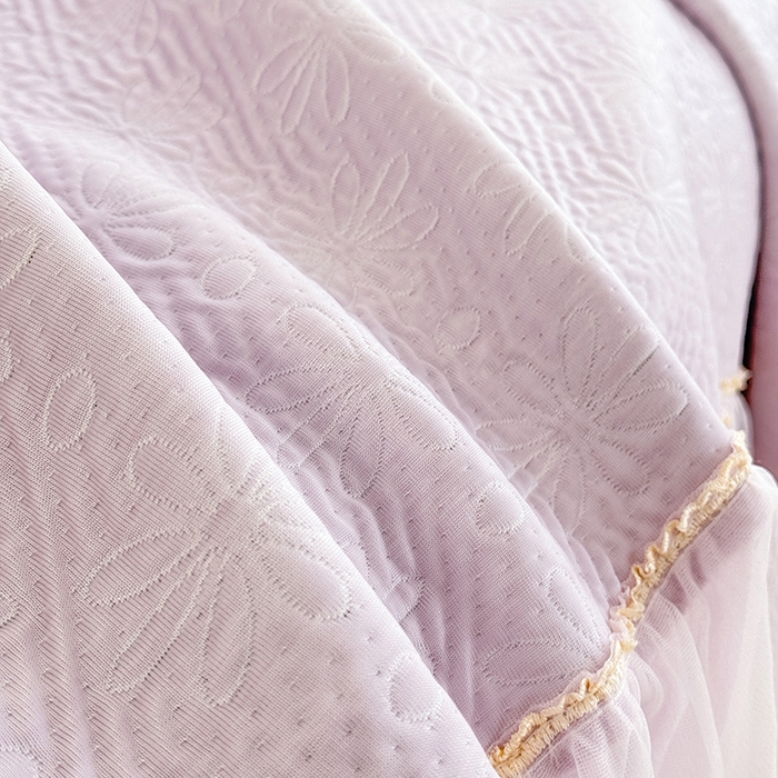 91家纺网 家纺一手货源 找家纺 苏米娜家纺SUMINA 2026春夏新款PE高分子双层蕾丝刺绣花边床裙款凉席三件套-伊莉莎系列 伊莉莎-星云紫