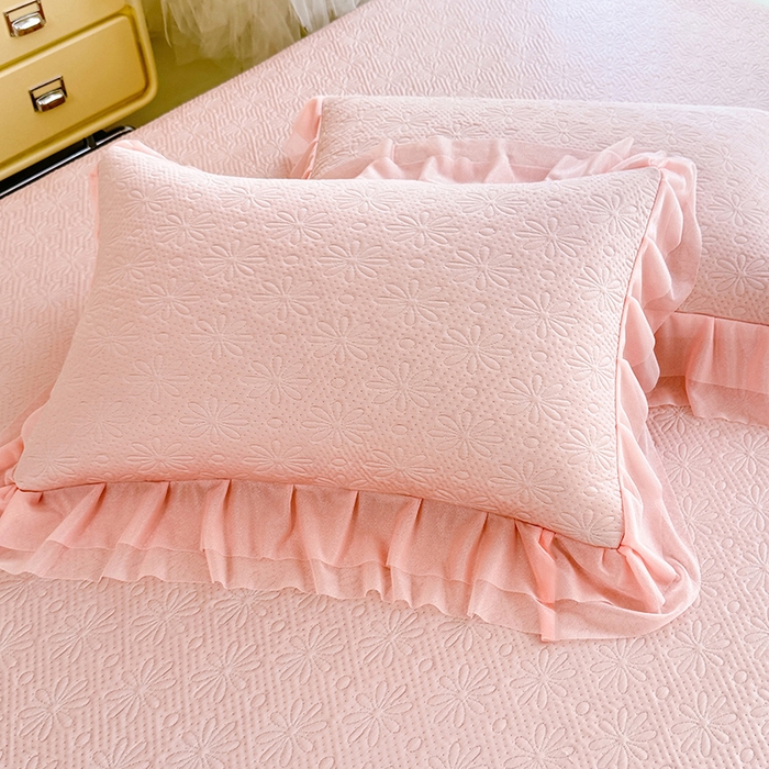 91家纺网 家纺一手货源 找家纺 苏米娜家纺SUMINA 2026春夏新款PE高分子双层蕾丝刺绣花边床裙款凉席三件套-伊莉莎系列 伊莉莎-粉黛