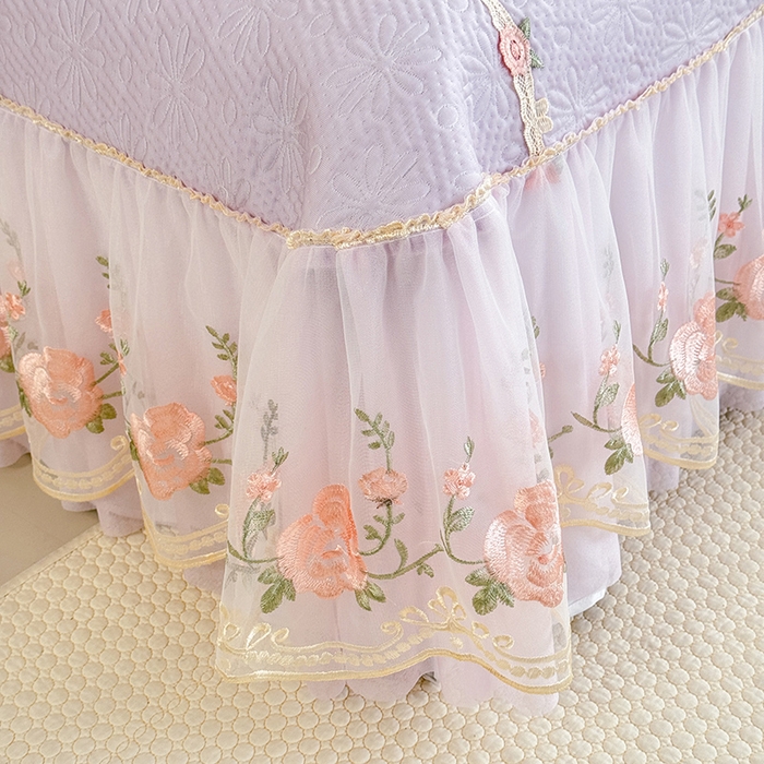 91家纺网 家纺一手货源 找家纺 苏米娜家纺SUMINA 2026春夏新款PE高分子双层蕾丝刺绣花边床裙款凉席三件套-伊莉莎系列 伊莉莎-星云紫