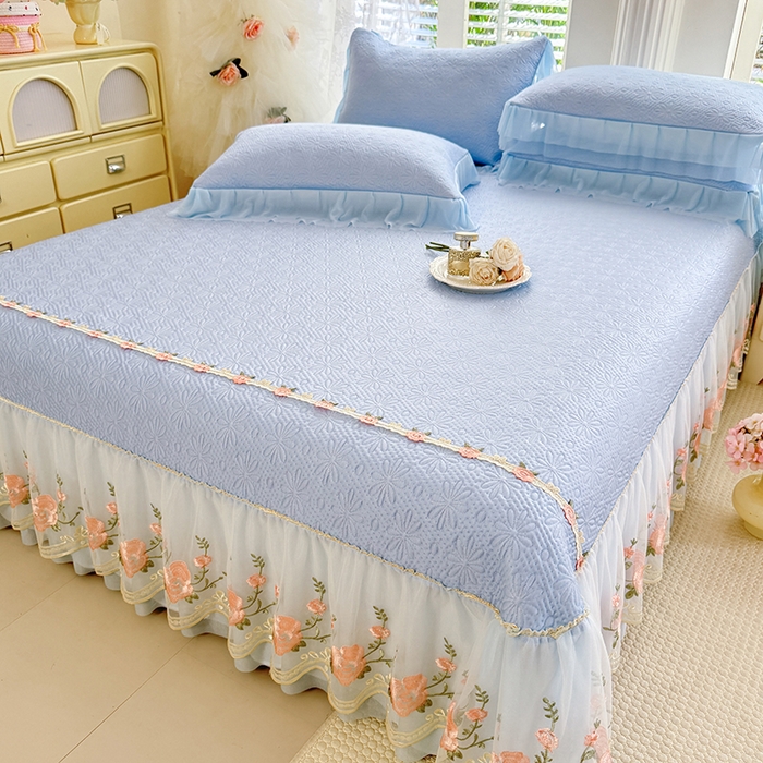 91家纺网 家纺一手货源 找家纺 苏米娜家纺SUMINA 2026春夏新款PE高分子双层蕾丝刺绣花边床裙款凉席三件套-伊莉莎系列 伊莉莎-兰屿