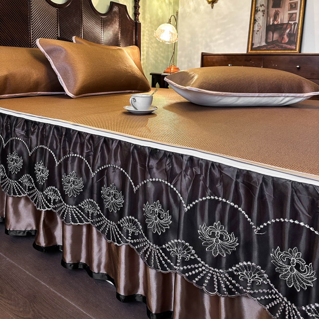 91家纺网 家纺一手货源 找家纺 网红馆（ck家纺） 2026新款可脱卸床裙款冰藤席凉席席子-雅韵 雅韵-棕色