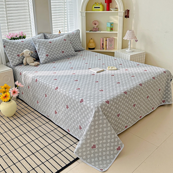 91家纺网 家纺一手货源 找家纺 文黛家居 2026新款全棉夹棉印花床盖三件套 爱心日记