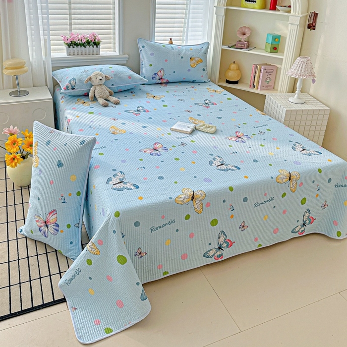 91家纺网 家纺一手货源 找家纺 文黛家居 2026新款全棉夹棉印花床盖三件套 蝶舞-蓝