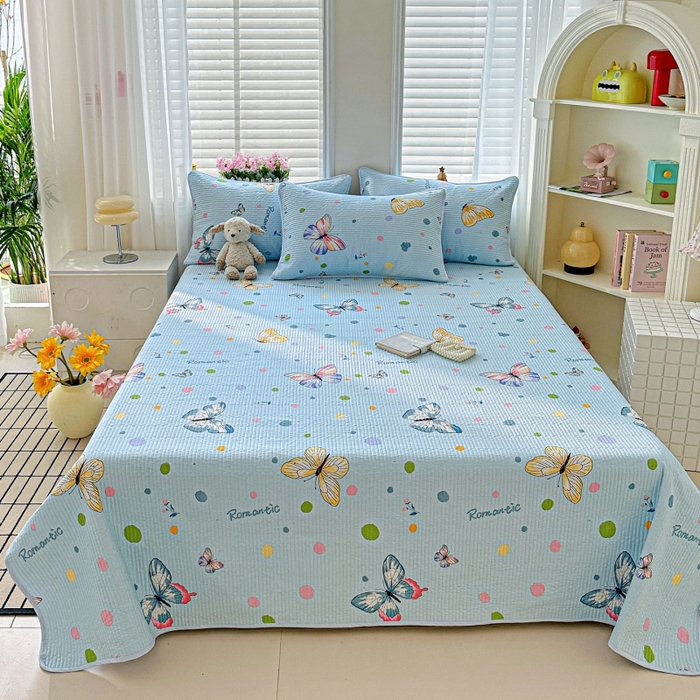 91家纺网 家纺一手货源 找家纺 文黛家居 2026新款全棉夹棉印花床盖三件套 蝶舞-蓝