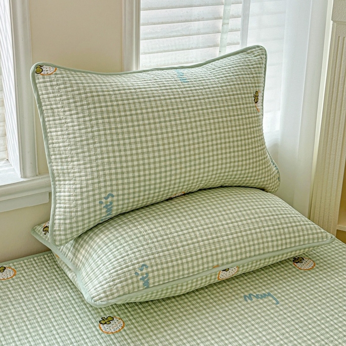 91家纺网 家纺一手货源 找家纺 文黛家居 2026新款全棉夹棉印花床盖三件套 格纹水果