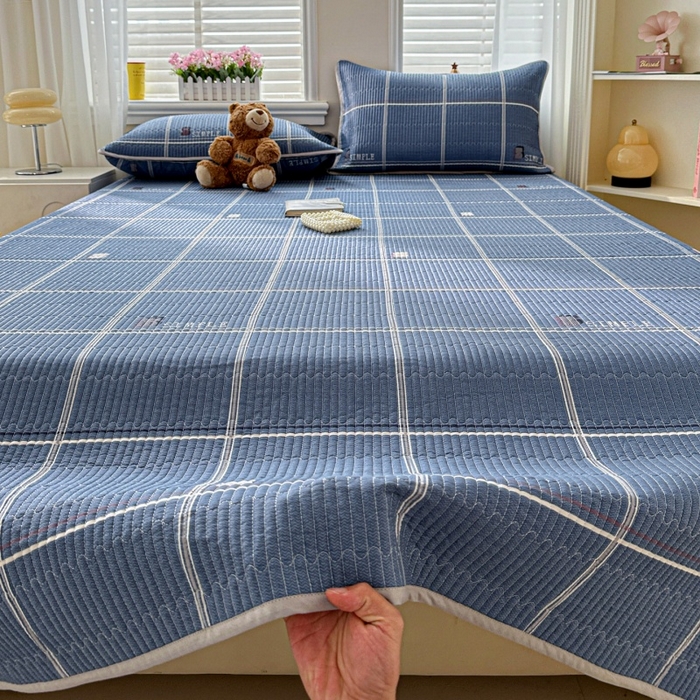 91家纺网 家纺一手货源 找家纺 文黛家居 2026新款全棉夹棉印花床盖三件套 格韵