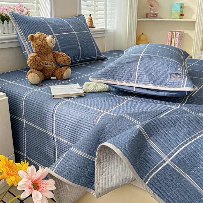 91家纺网 家纺一手货源 找家纺 文黛家居 2026新款全棉夹棉印花床盖三件套 格韵