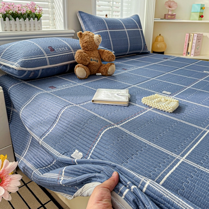 91家纺网 家纺一手货源 找家纺 文黛家居 2026新款全棉夹棉印花床盖三件套 格韵