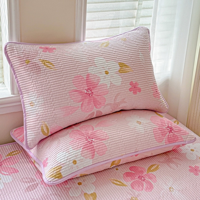 91家纺网 家纺一手货源 找家纺 文黛家居 2026新款全棉夹棉印花床盖三件套 花间舞