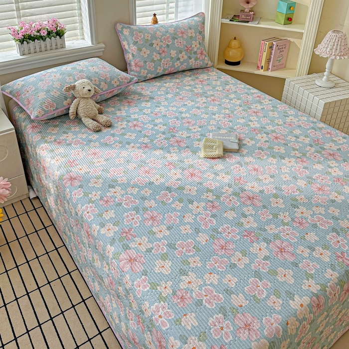 91家纺网 家纺一手货源 找家纺 文黛家居 2026新款全棉夹棉印花床盖三件套 花香四溢