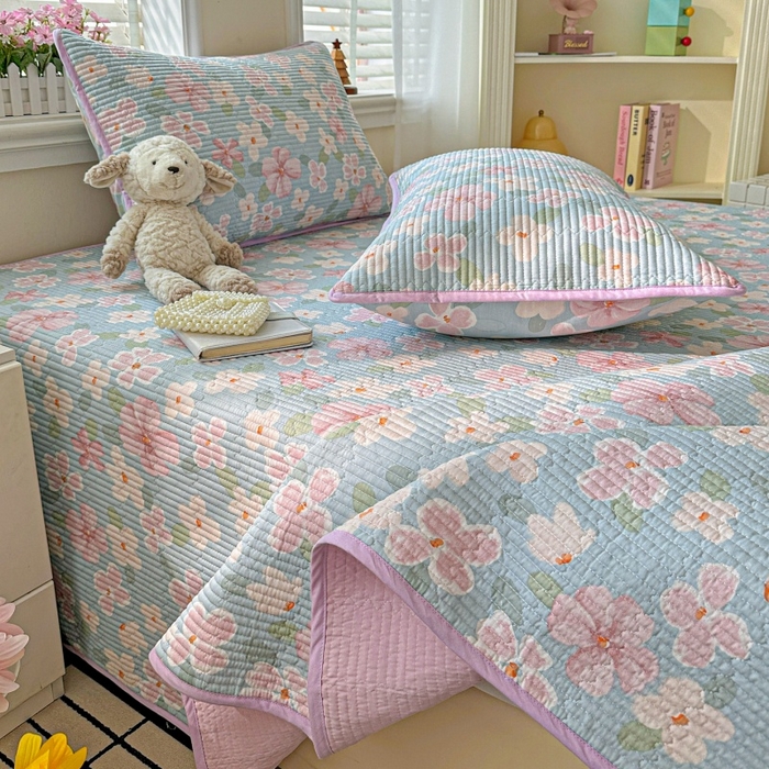 91家纺网 家纺一手货源 找家纺 文黛家居 2026新款全棉夹棉印花床盖三件套 花香四溢