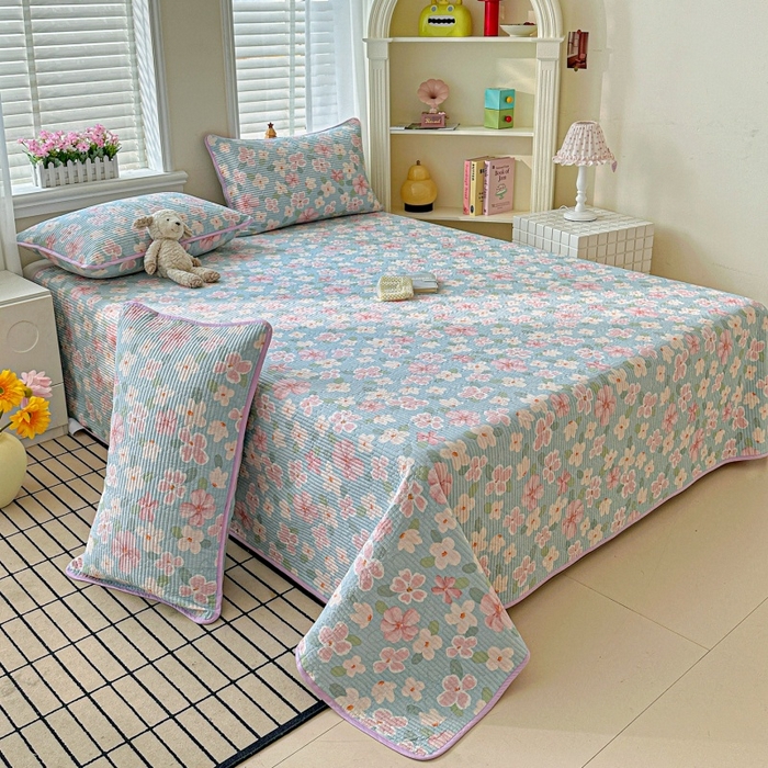 91家纺网 家纺一手货源 找家纺 文黛家居 2026新款全棉夹棉印花床盖三件套 花香四溢