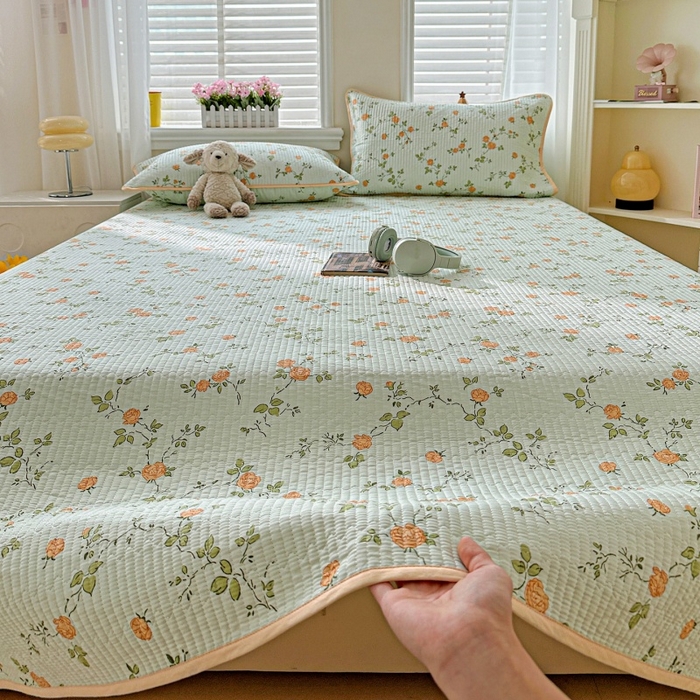 91家纺网 家纺一手货源 找家纺 文黛家居 2026新款全棉夹棉印花床盖三件套 花想容