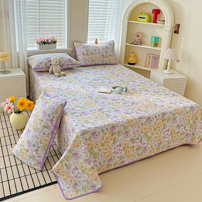 91家纺网 家纺一手货源 找家纺 文黛家居 2026新款全棉夹棉印花床盖三件套 佳人有约