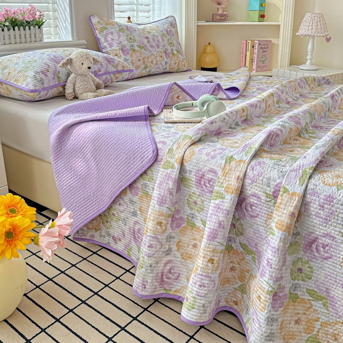 91家纺网 家纺一手货源 找家纺 文黛家居 2026新款全棉夹棉印花床盖三件套 佳人有约