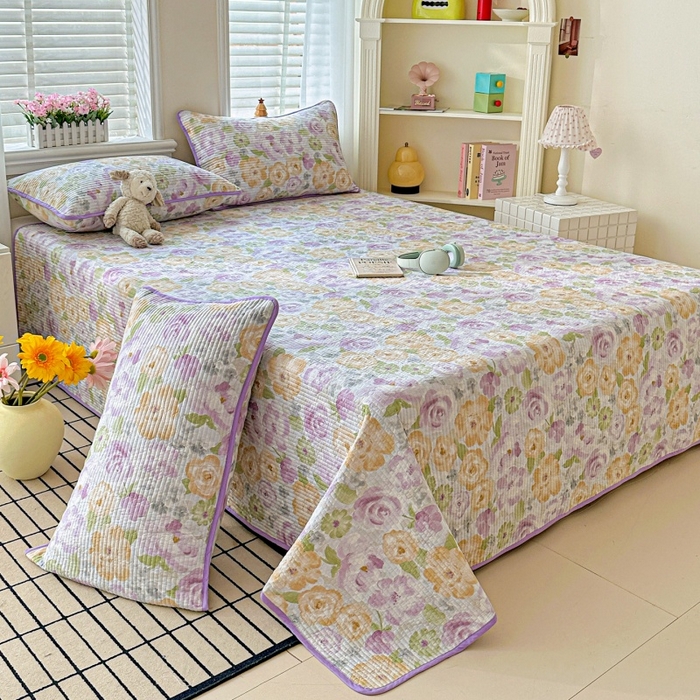 91家纺网 家纺一手货源 找家纺 文黛家居 2026新款全棉夹棉印花床盖三件套 佳人有约