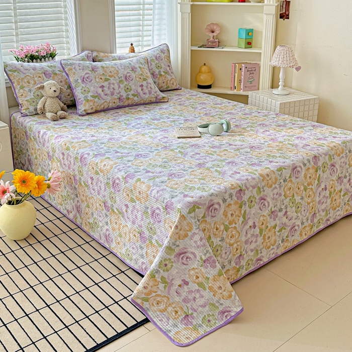 91家纺网 家纺一手货源 找家纺 文黛家居 2026新款全棉夹棉印花床盖三件套 佳人有约