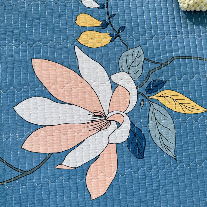 91家纺网 家纺一手货源 找家纺 文黛家居 2026新款全棉夹棉印花床盖三件套 流莹