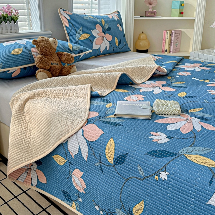 91家纺网 家纺一手货源 找家纺 文黛家居 2026新款全棉夹棉印花床盖三件套 流莹