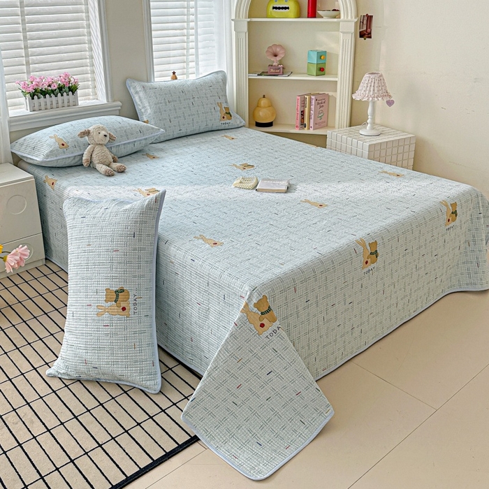 91家纺网 家纺一手货源 找家纺 文黛家居 2026新款全棉夹棉印花床盖三件套 小幸运