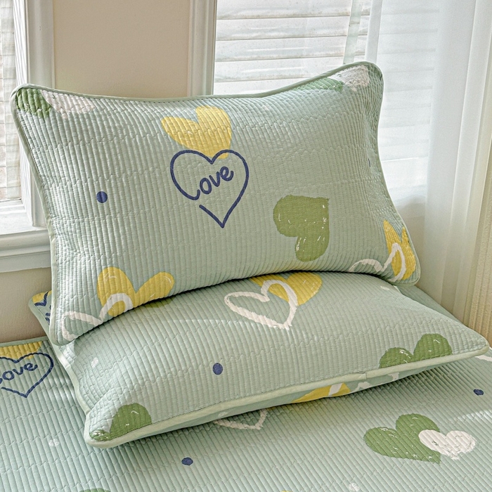 91家纺网 家纺一手货源 找家纺 文黛家居 2026新款全棉夹棉印花床盖三件套 心愿恋曲