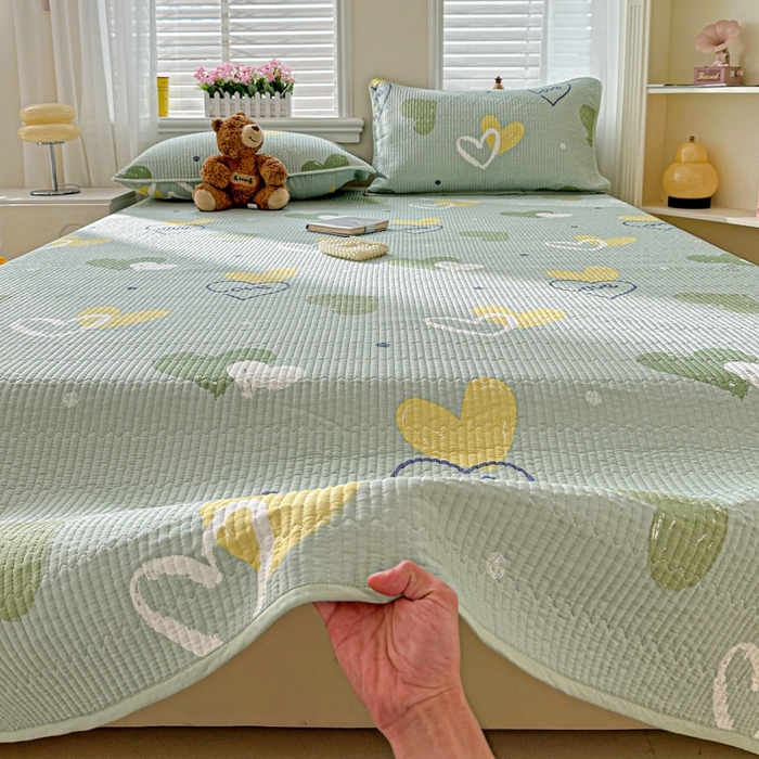 91家纺网 家纺一手货源 找家纺 文黛家居 2026新款全棉夹棉印花床盖三件套 心愿恋曲