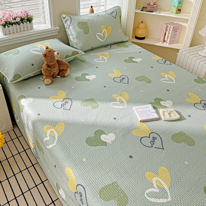 91家纺网 家纺一手货源 找家纺 文黛家居 2026新款全棉夹棉印花床盖三件套 心愿恋曲