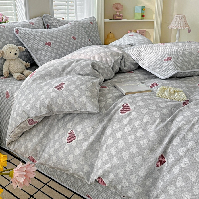 91家纺网 家纺一手货源 找家纺 文黛家居 2026新款全棉夹棉印花床盖四件套【支持定做】 爱心日记