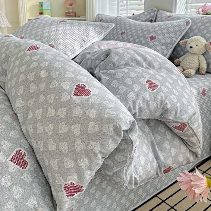 91家纺网 家纺一手货源 找家纺 文黛家居 2026新款全棉夹棉印花床盖四件套【支持定做】 爱心日记