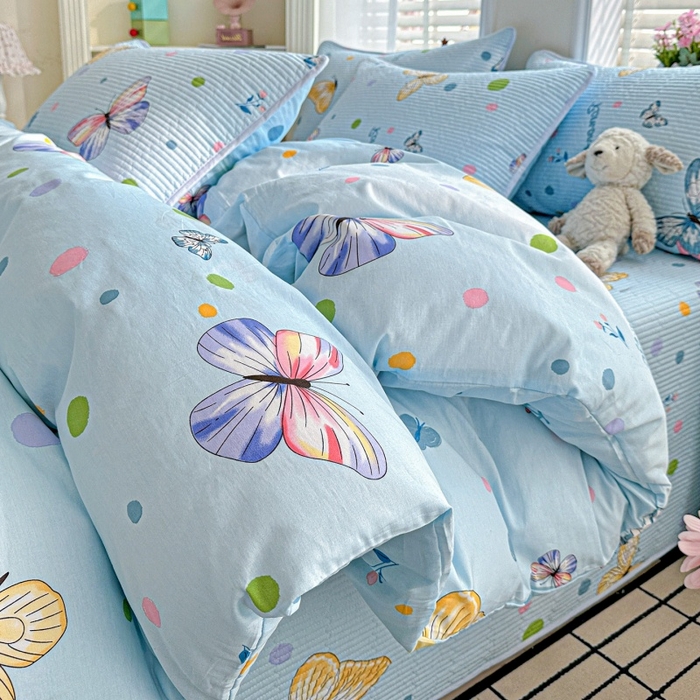 91家纺网 家纺一手货源 找家纺 文黛家居 2026新款全棉夹棉印花床盖四件套【支持定做】 蝶舞-蓝