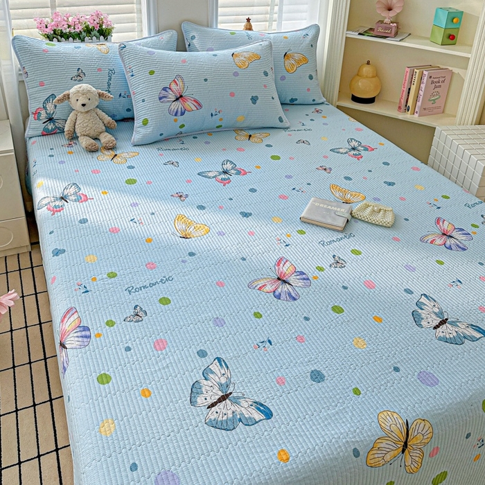 91家纺网 家纺一手货源 找家纺 文黛家居 2026新款全棉夹棉印花床盖四件套【支持定做】 蝶舞-蓝